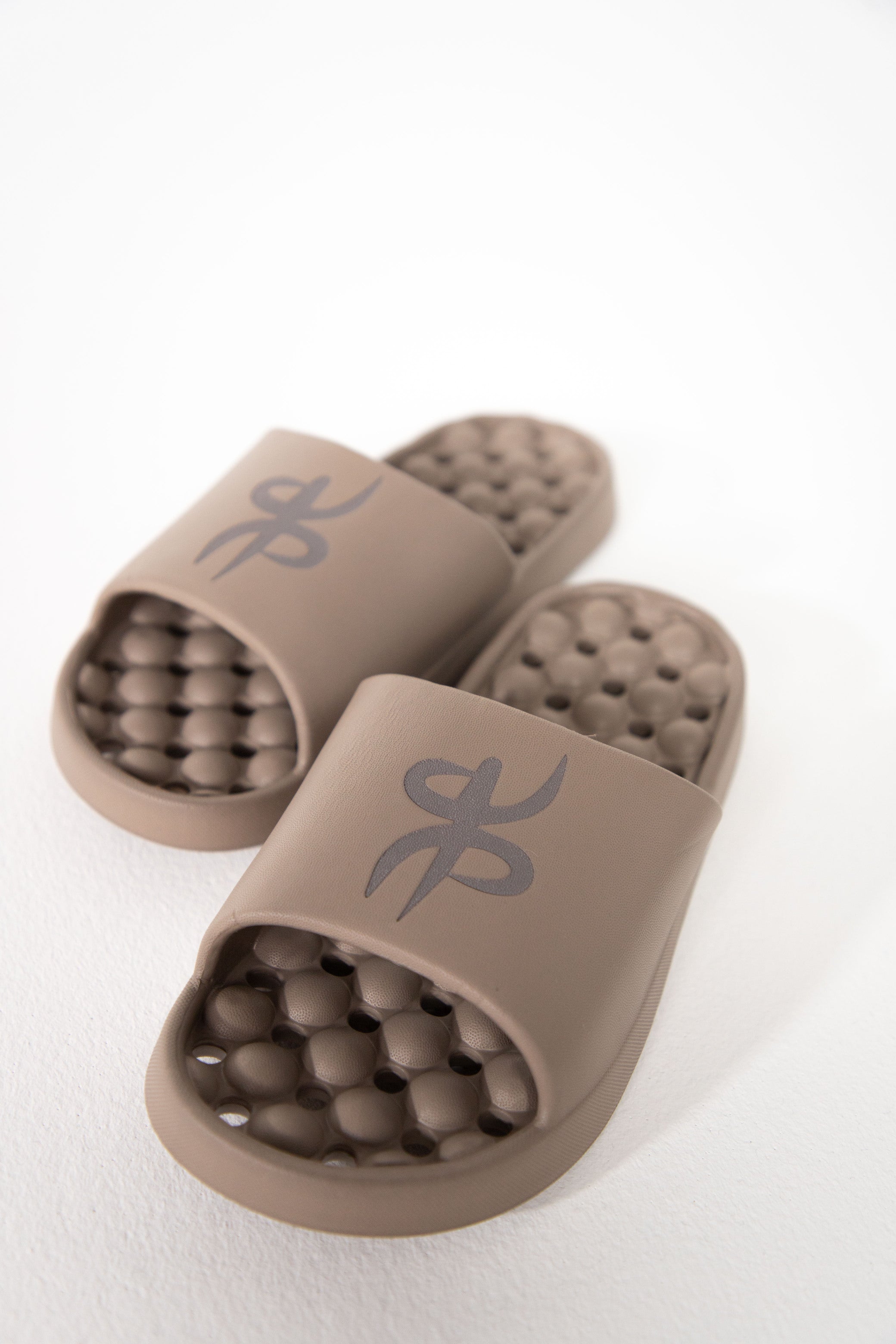 ZARO GYM SLIDES